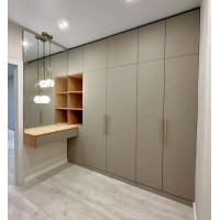 Шкаф под заказ распашной с фасадами ЛДСП